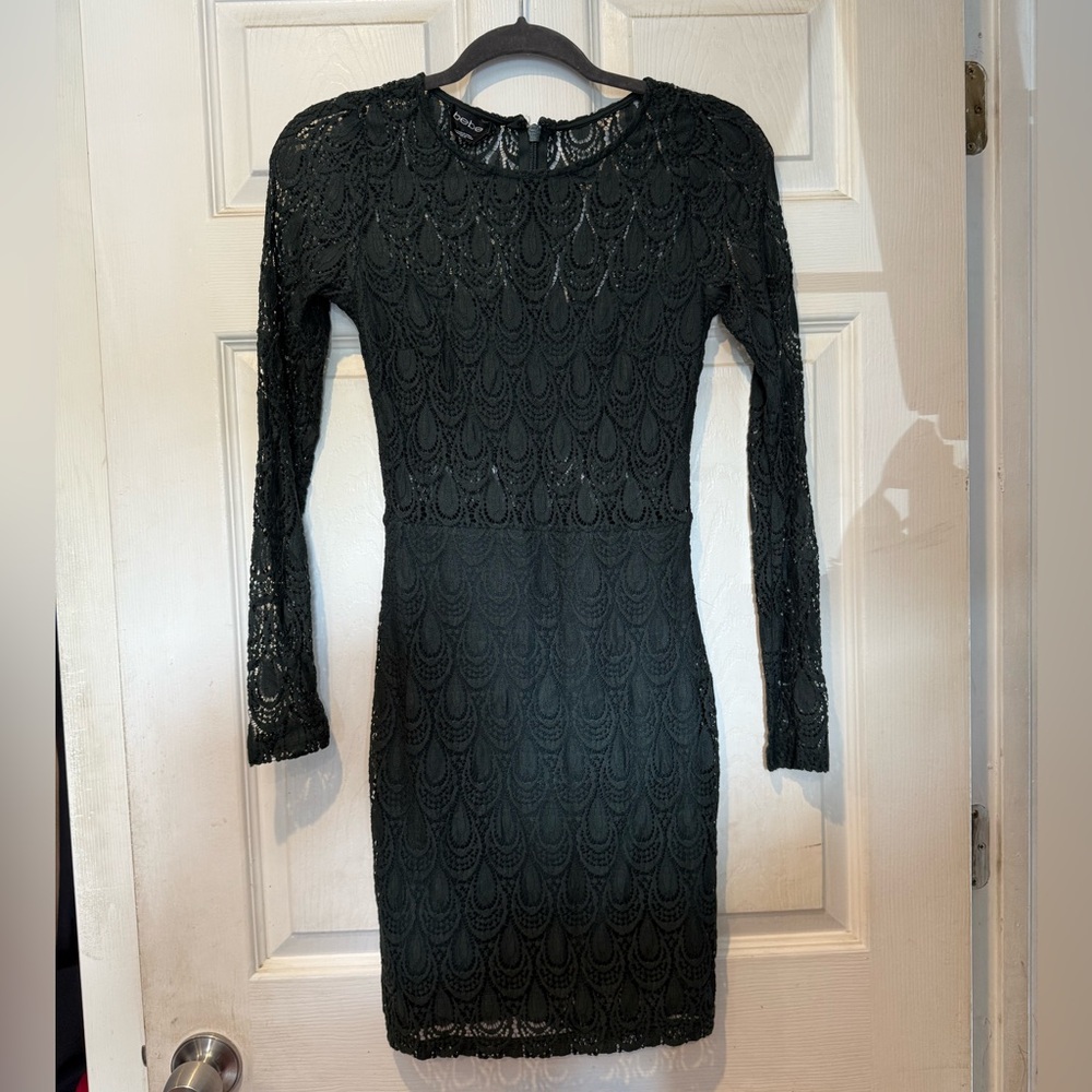 Bebe forest green bodycon long sleeve dress scalloped pattern